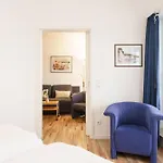 712, Seepark Apartment *