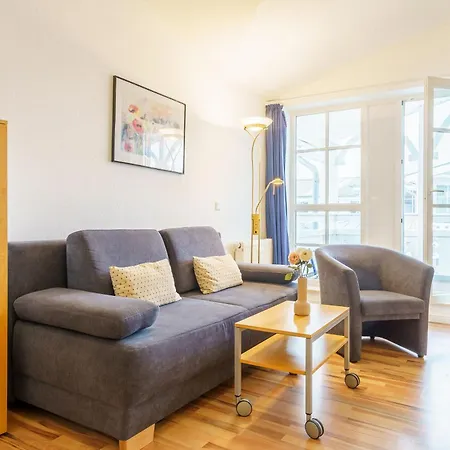 Apartment 712, Seepark *