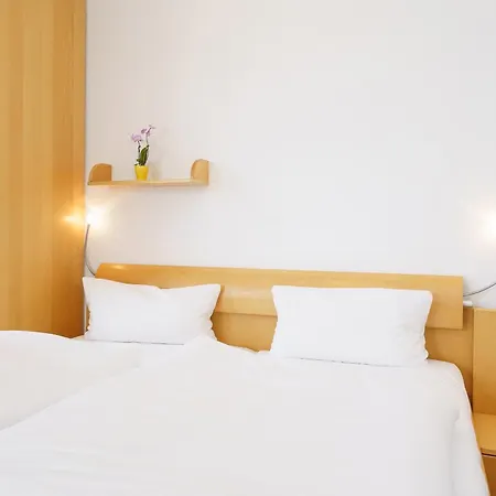 712, Seepark Apartman