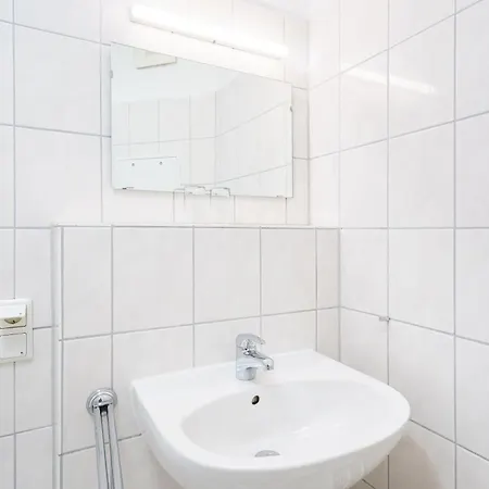712, Seepark Apartment