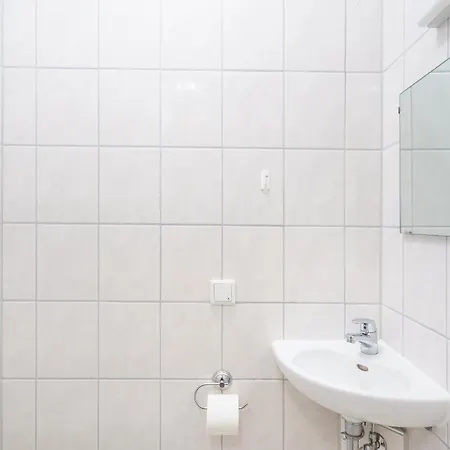 712, Seepark Apartment